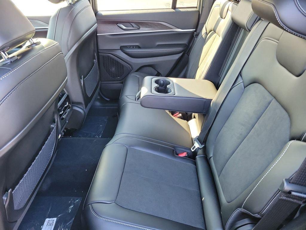 new 2026 Jeep Grand Cherokee car, priced at $42,241
