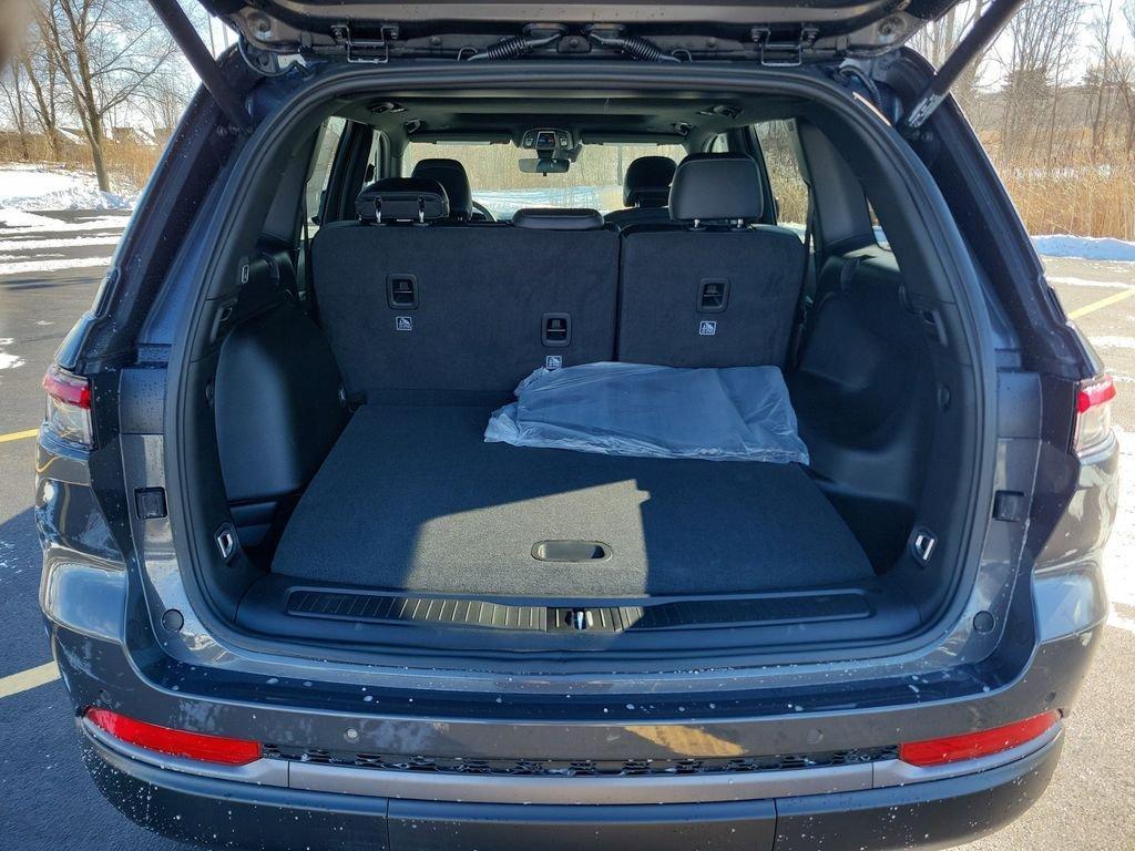 new 2026 Jeep Grand Cherokee car, priced at $42,241