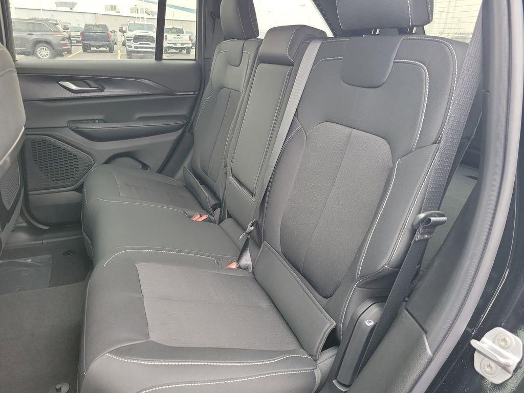 new 2026 Jeep Grand Cherokee car, priced at $44,596