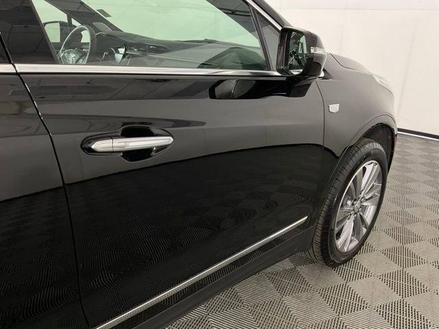 used 2025 Cadillac XT5 car, priced at $45,607