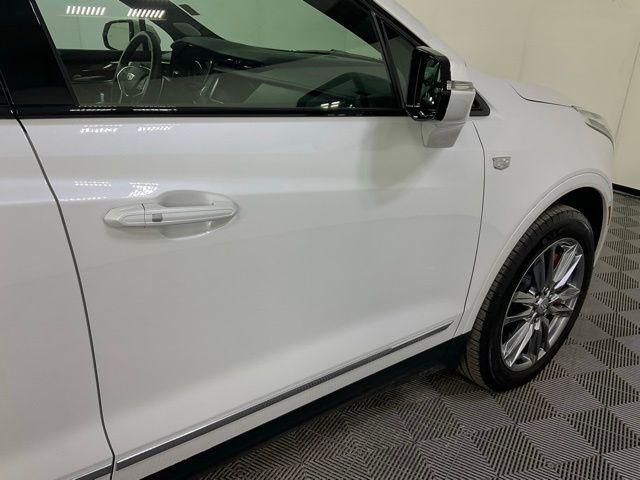 used 2025 Cadillac XT5 car, priced at $49,704