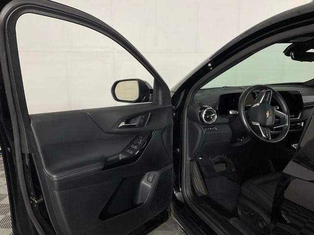 used 2025 Chevrolet Equinox car, priced at $27,109