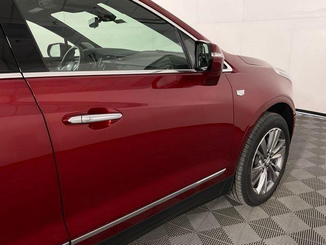 new 2026 Cadillac XT5 car, priced at $60,545