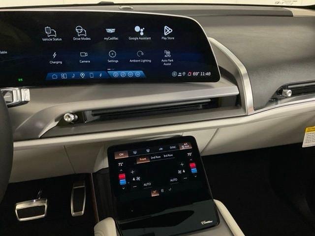 new 2026 Cadillac VISTIQ car, priced at $82,760
