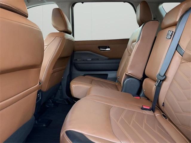 used 2024 Chevrolet Equinox car, priced at $19,500