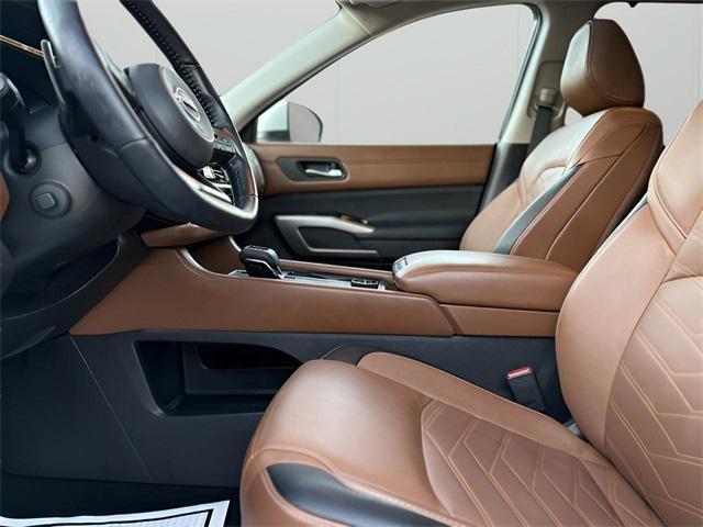 used 2024 Chevrolet Equinox car, priced at $19,500