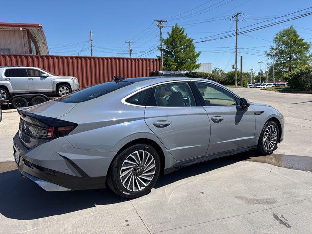 used 2024 Hyundai Sonata Hybrid car, priced at $26,100