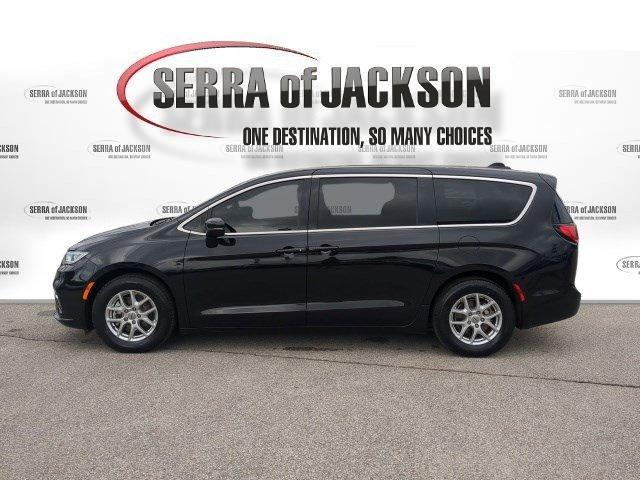 used 2023 Chrysler Pacifica car, priced at $21,695