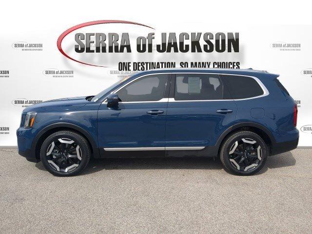 used 2024 Kia Telluride car, priced at $31,895