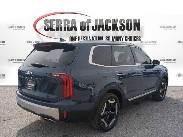 used 2024 Kia Telluride car, priced at $31,895