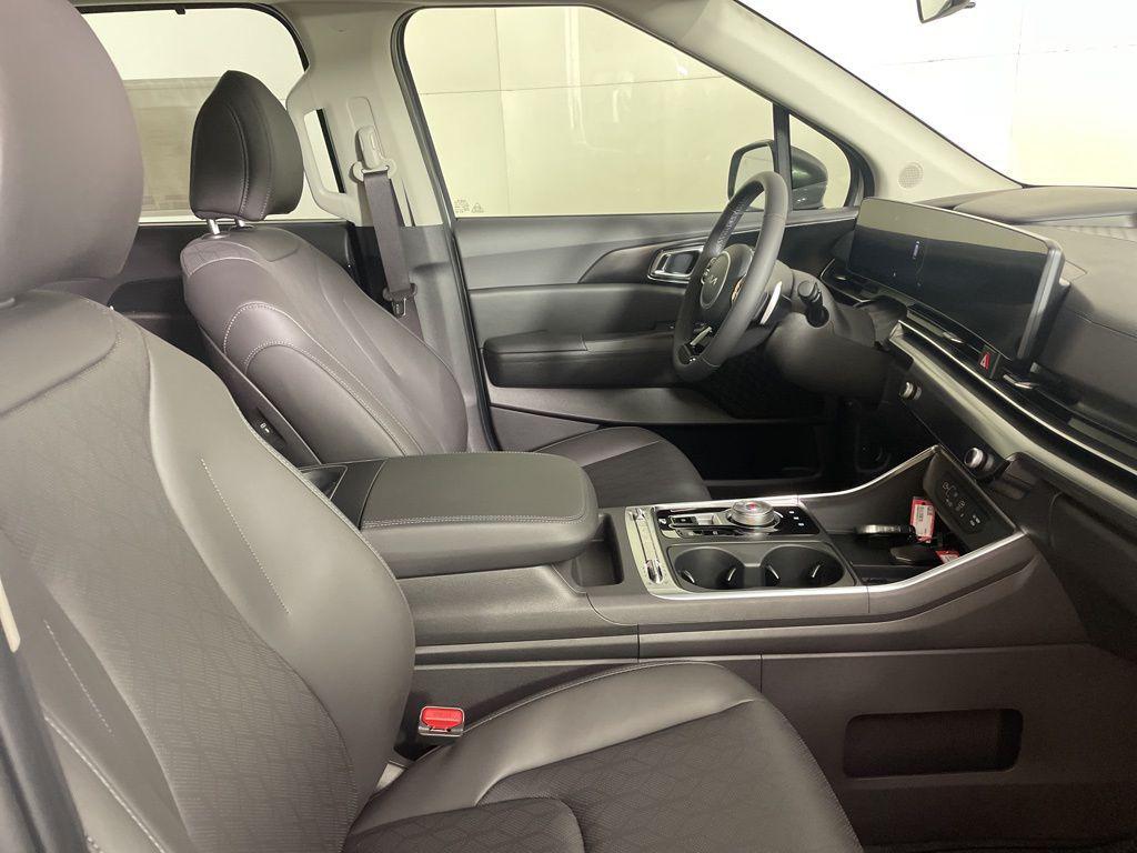 new 2026 Kia Carnival Hybrid car, priced at $48,977