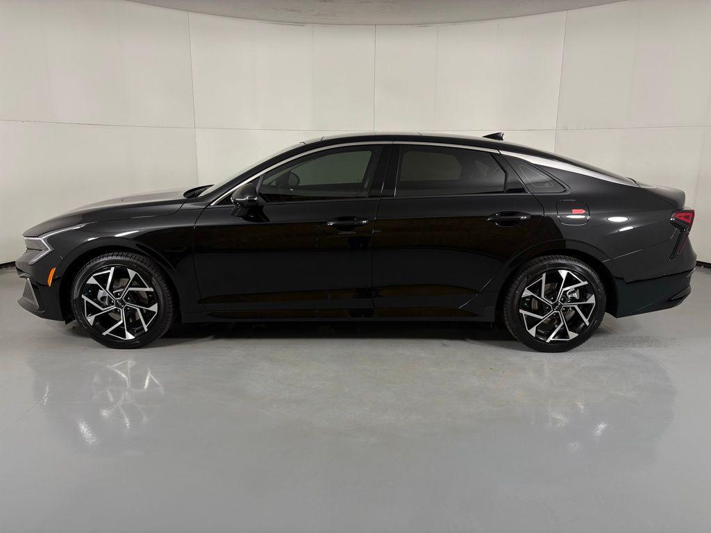 new 2026 Kia K5 car, priced at $34,652