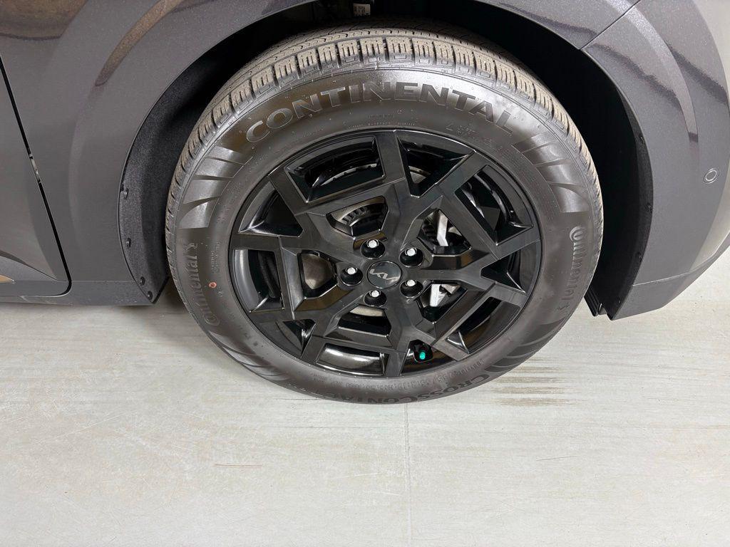 new 2026 Kia Carnival Hybrid car, priced at $56,255