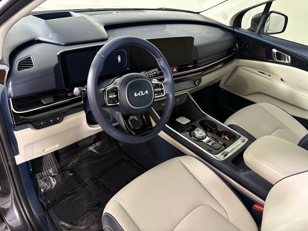 new 2026 Kia Carnival Hybrid car, priced at $56,255