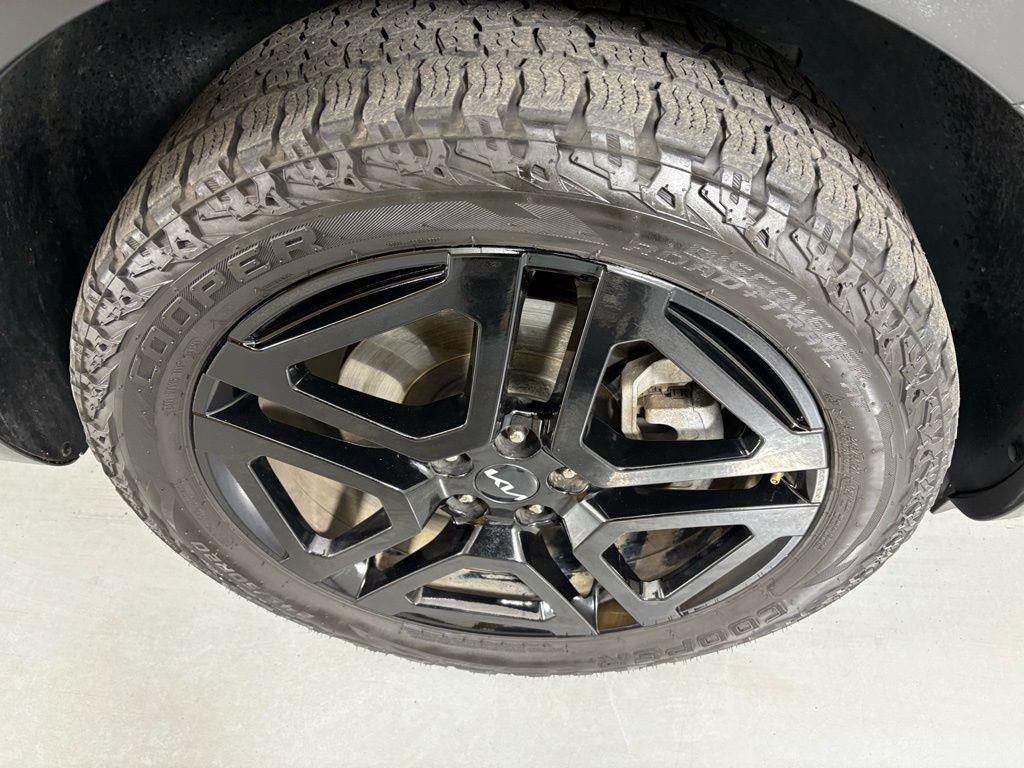 used 2023 Kia Telluride car, priced at $30,800