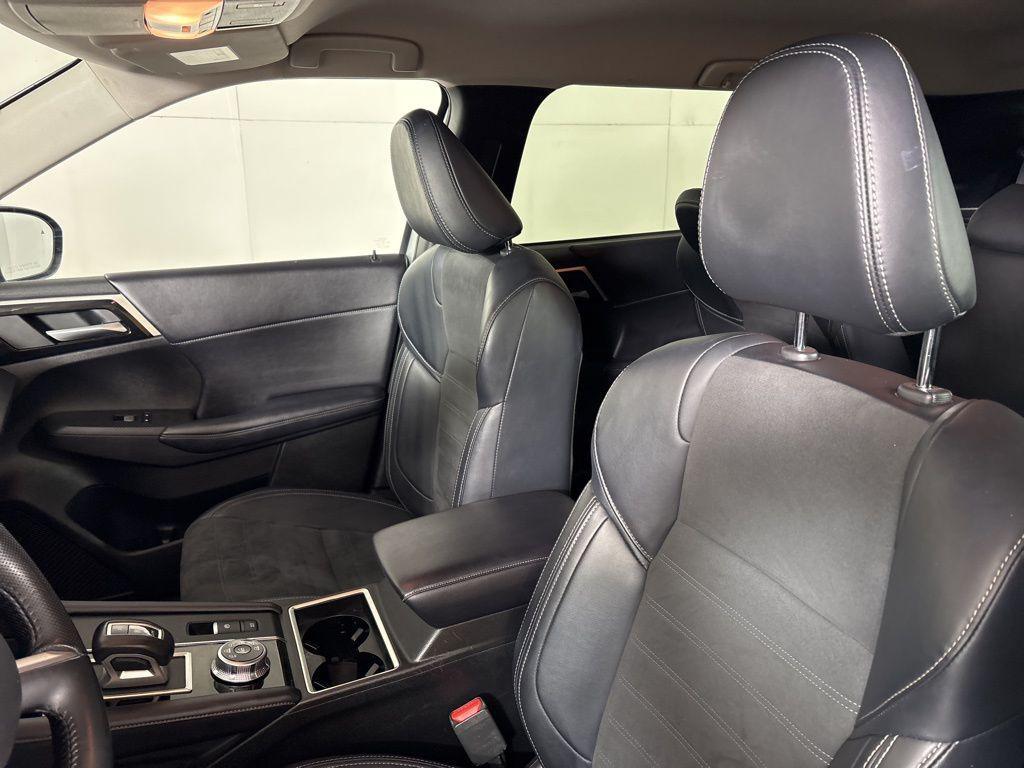 used 2024 Mitsubishi Outlander car, priced at $20,400