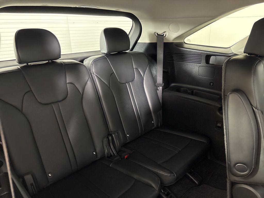 new 2026 Kia Sorento Hybrid car, priced at $38,154