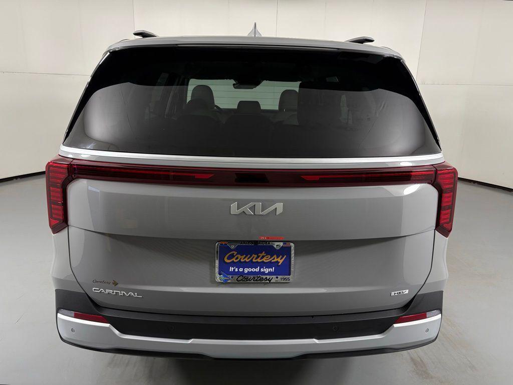new 2026 Kia Carnival Hybrid car, priced at $44,644