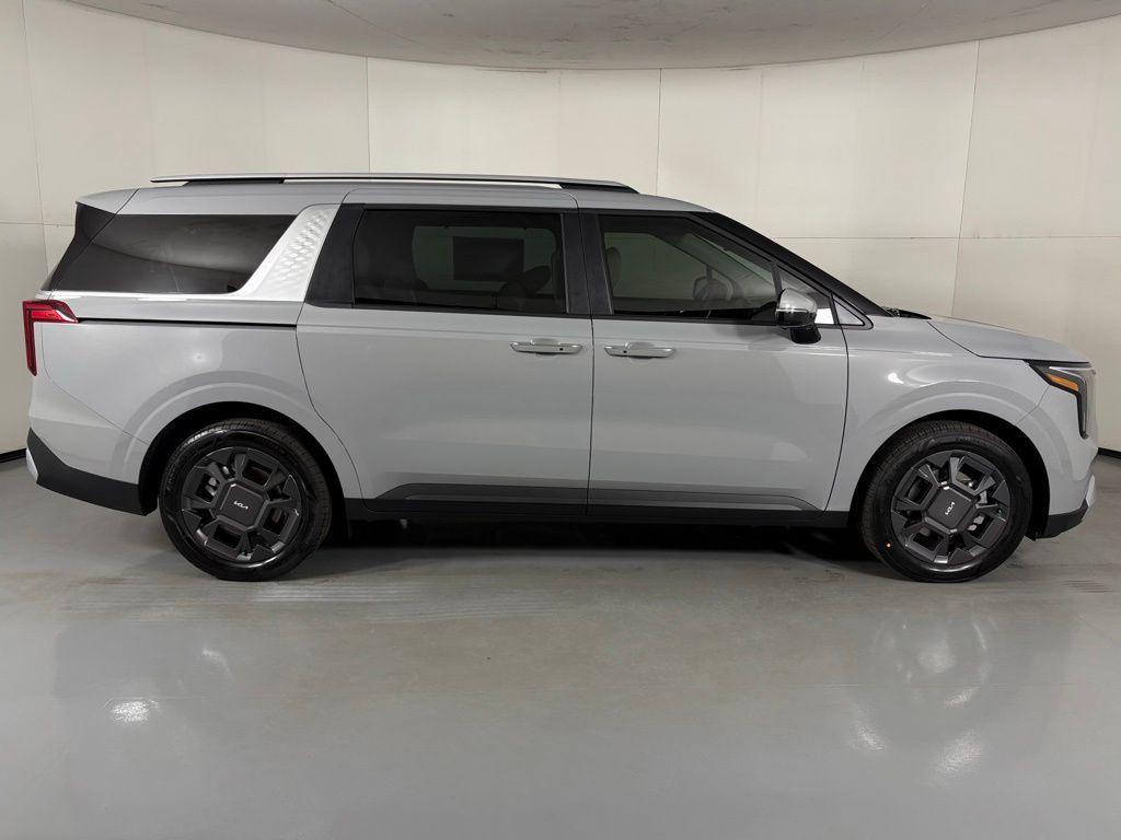new 2026 Kia Carnival Hybrid car, priced at $44,644