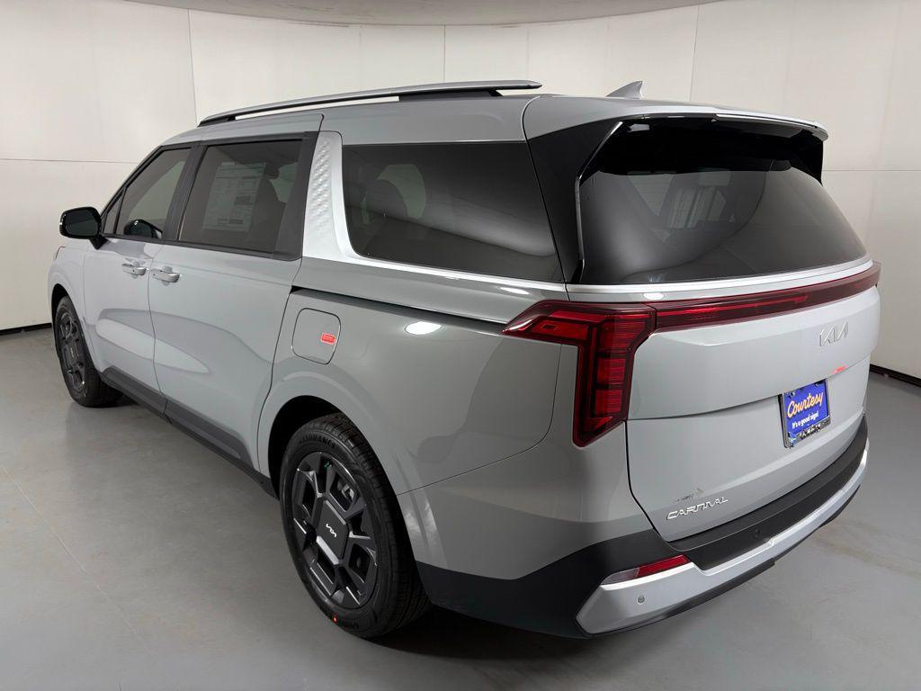 new 2026 Kia Carnival Hybrid car, priced at $44,644