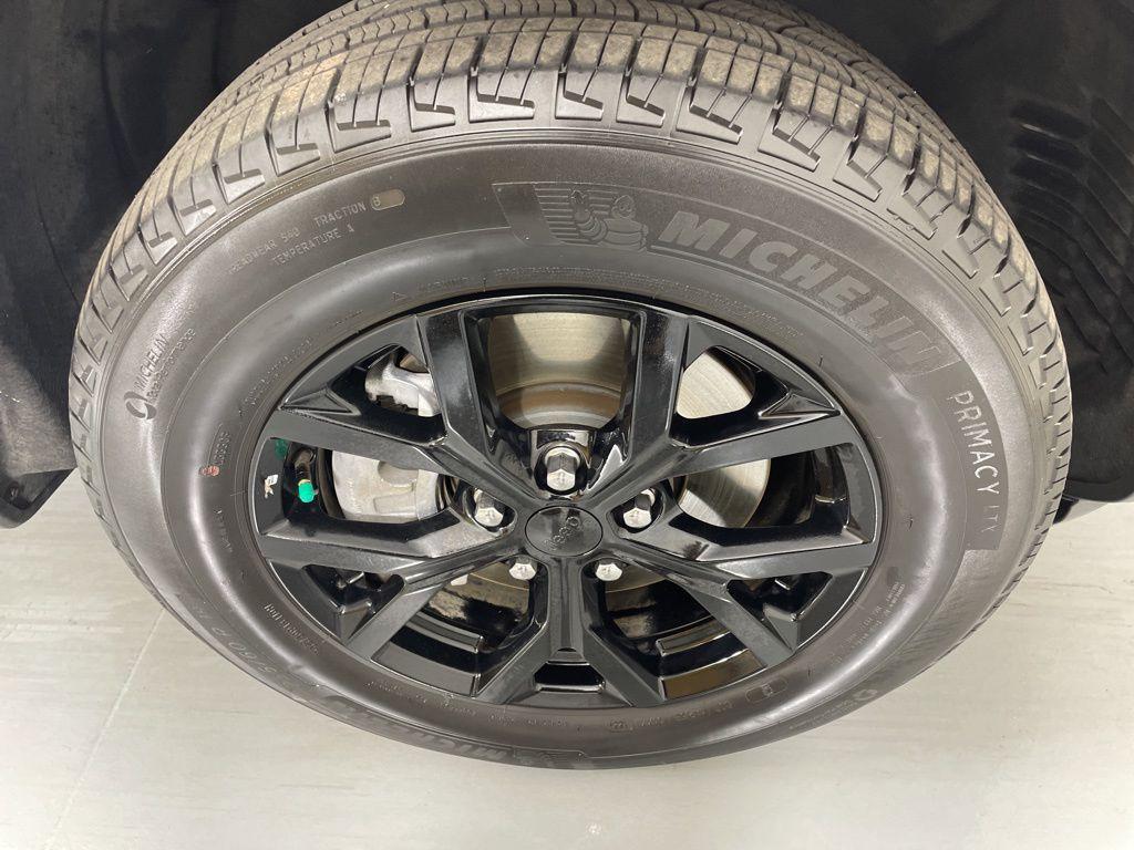 used 2024 Jeep Grand Cherokee L car, priced at $29,200