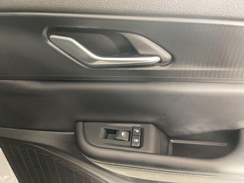 used 2024 Jeep Grand Cherokee L car, priced at $29,200