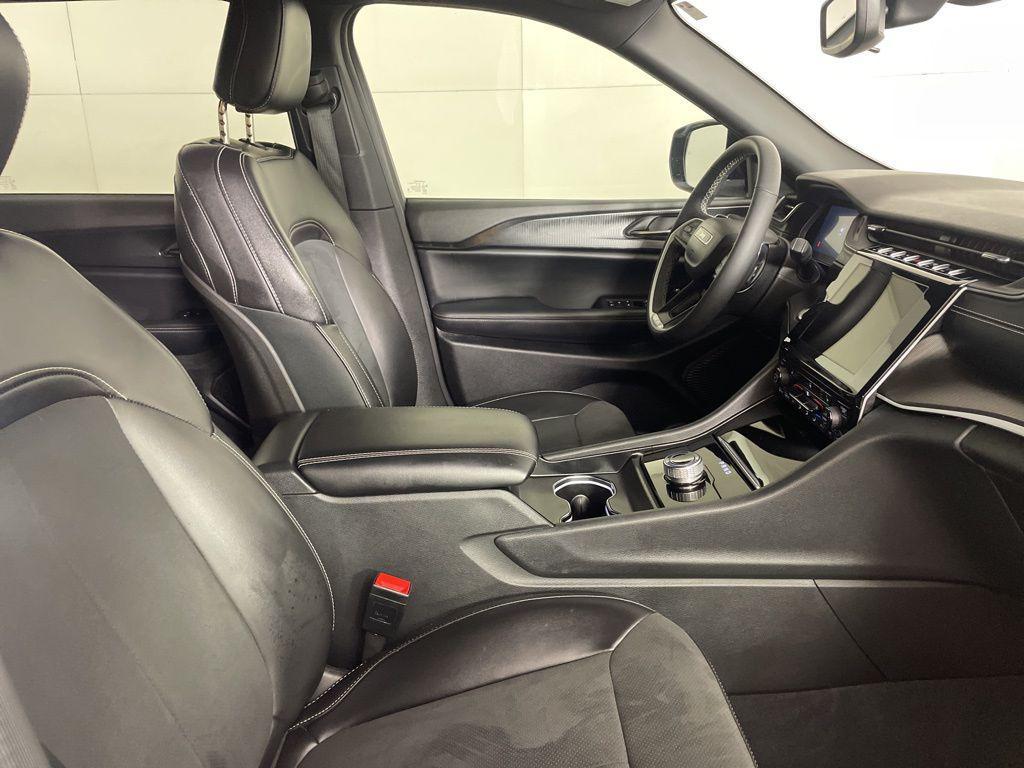 used 2024 Jeep Grand Cherokee L car, priced at $29,200