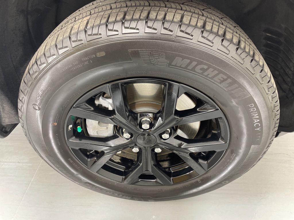 used 2024 Jeep Grand Cherokee L car, priced at $29,200