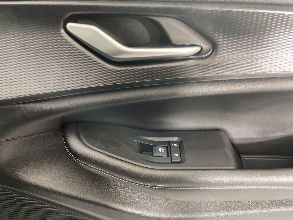 used 2024 Jeep Grand Cherokee L car, priced at $29,200