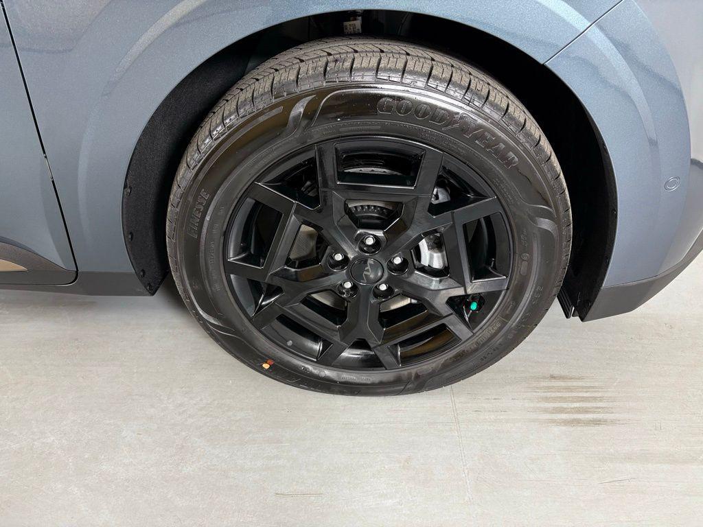 new 2026 Kia Carnival Hybrid car, priced at $56,708