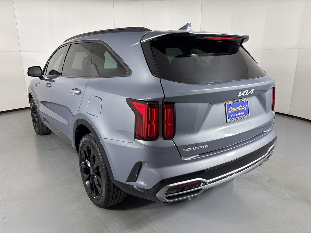 used 2023 Kia Sorento car, priced at $31,500