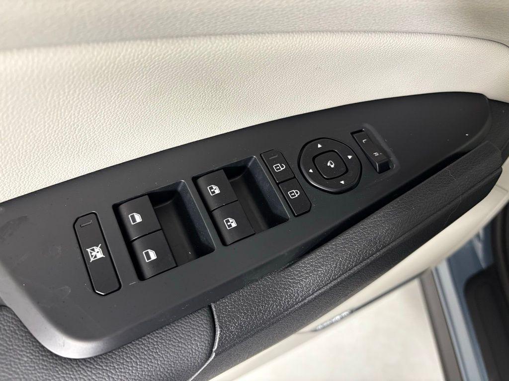 new 2026 Kia Sportage Hybrid car, priced at $42,035