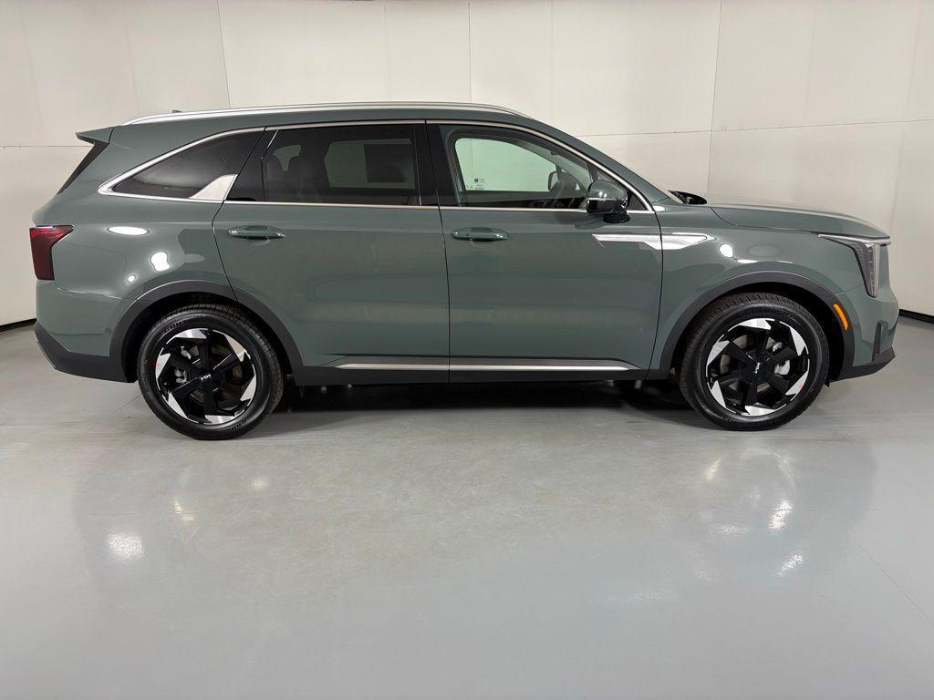 new 2026 Kia Sorento Hybrid car, priced at $41,983
