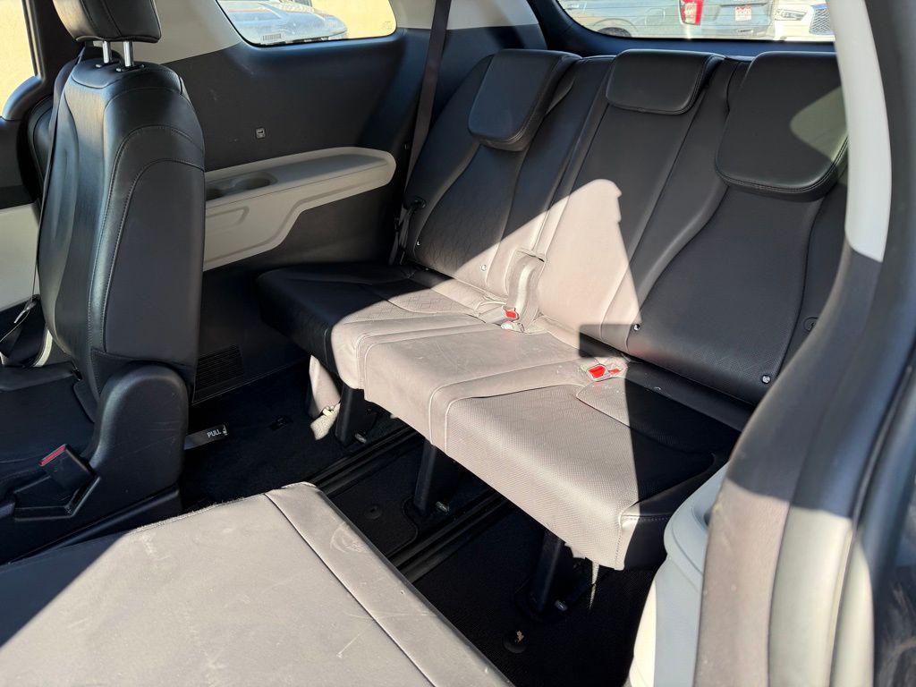 used 2024 Kia Carnival car, priced at $27,600