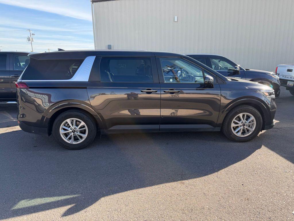 used 2024 Kia Carnival car, priced at $27,600