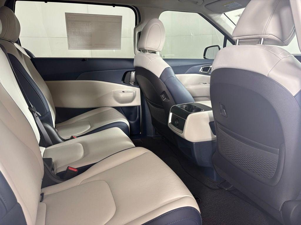 new 2026 Kia Carnival Hybrid car, priced at $43,849