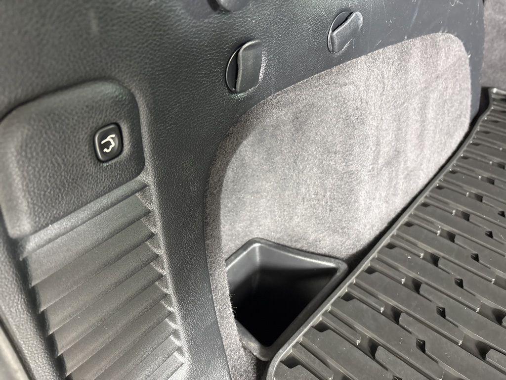 used 2019 Jeep Grand Cherokee car, priced at $14,000