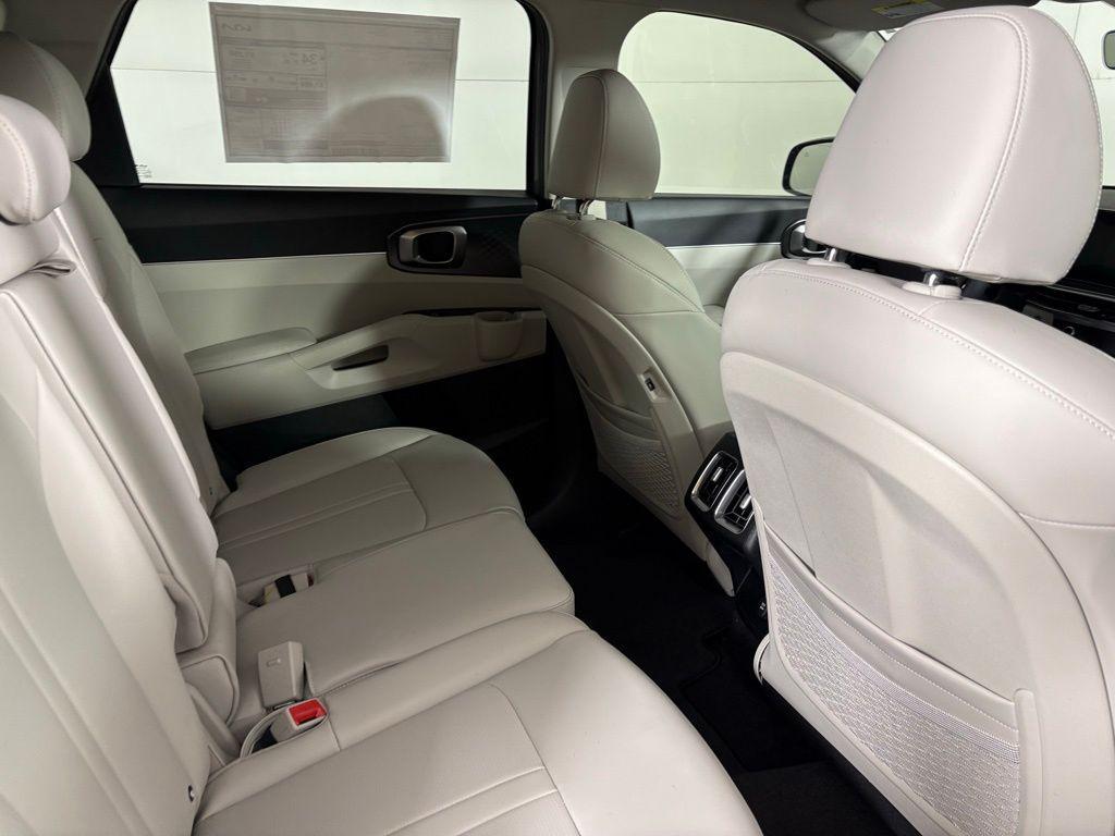 new 2026 Kia Sorento Hybrid car, priced at $40,884