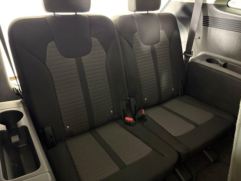 new 2026 Kia Sorento car, priced at $33,182