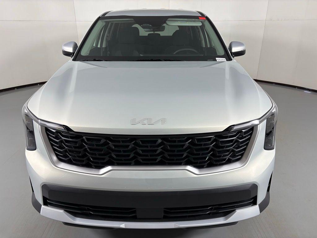new 2026 Kia Sorento car, priced at $33,182