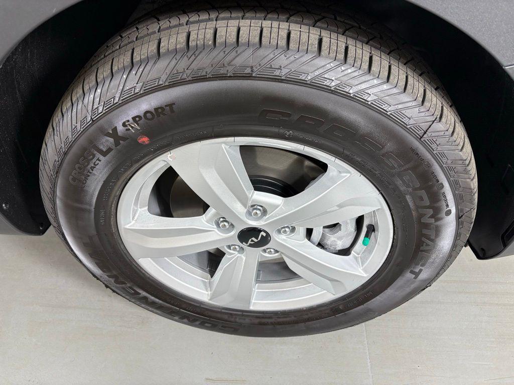 new 2026 Kia Sorento car, priced at $33,182