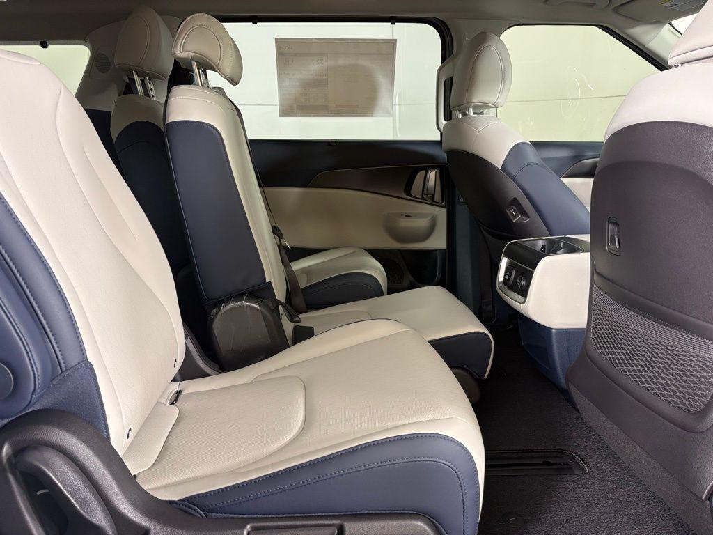 new 2026 Kia Carnival Hybrid car, priced at $50,823