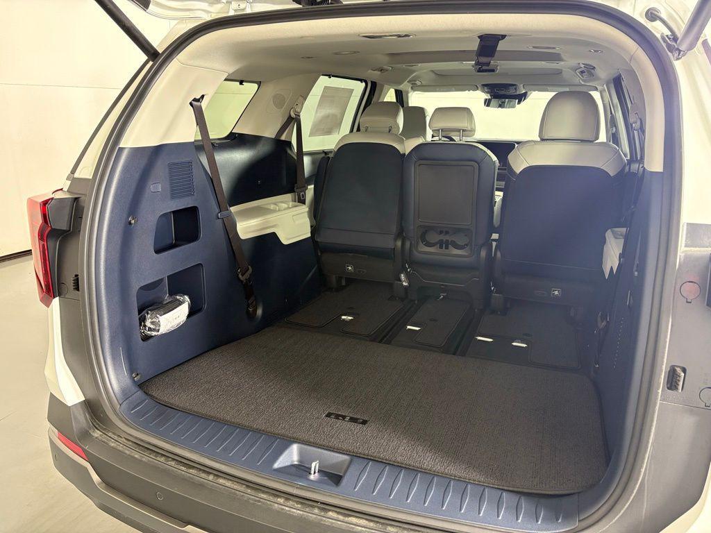 new 2026 Kia Carnival Hybrid car, priced at $54,860