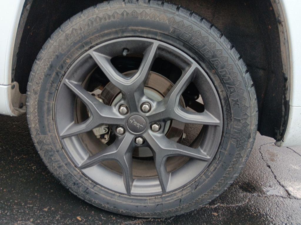 used 2020 Jeep Grand Cherokee car, priced at $23,800