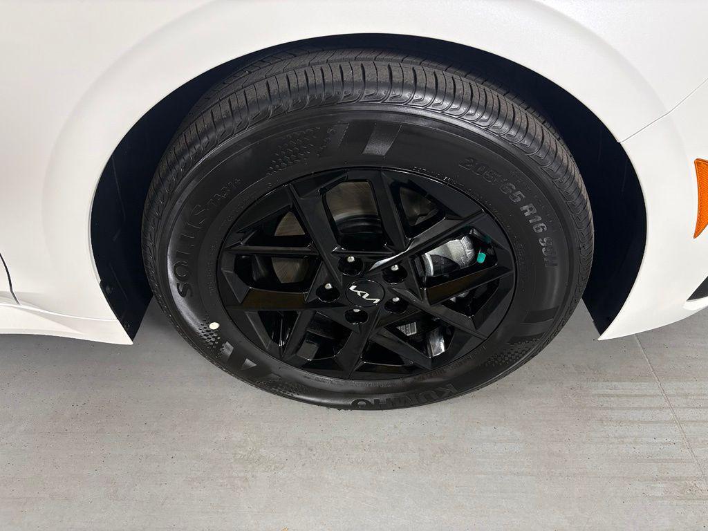 new 2026 Kia K5 car, priced at $28,705