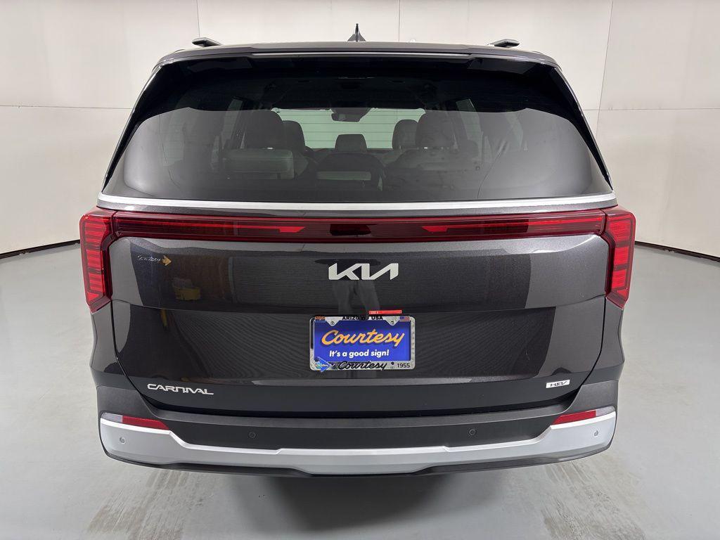 new 2026 Kia Carnival Hybrid car, priced at $43,665