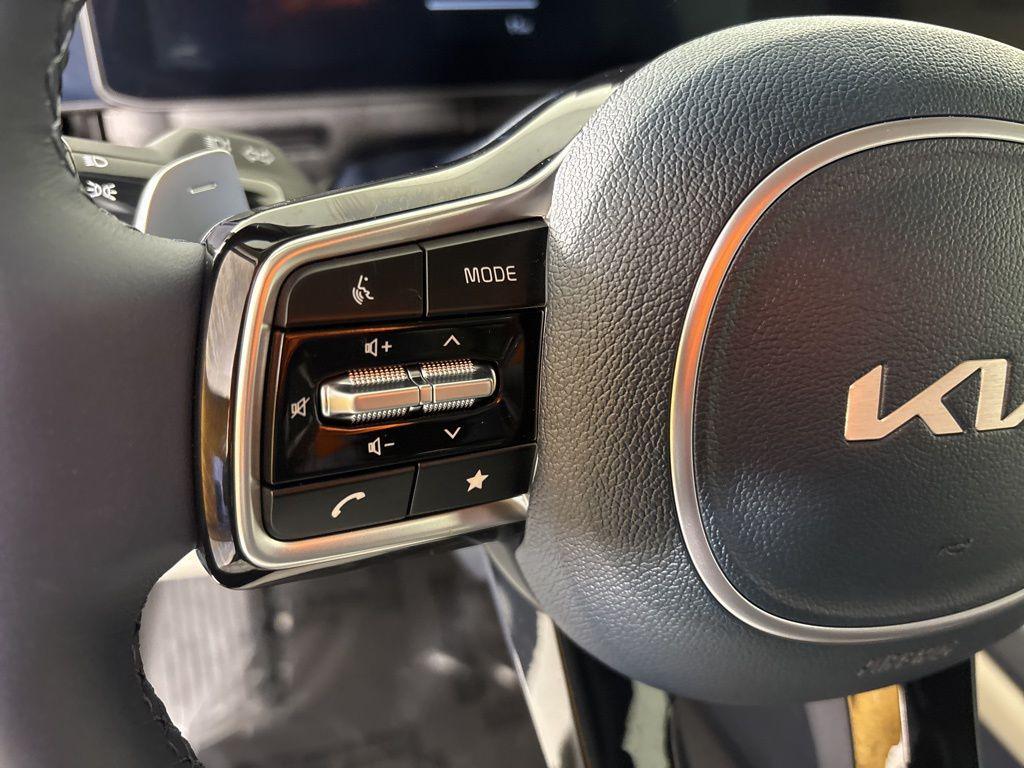 new 2026 Kia Carnival Hybrid car, priced at $43,665