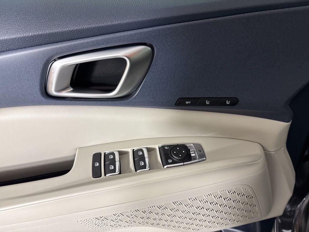 new 2026 Kia Carnival Hybrid car, priced at $43,665