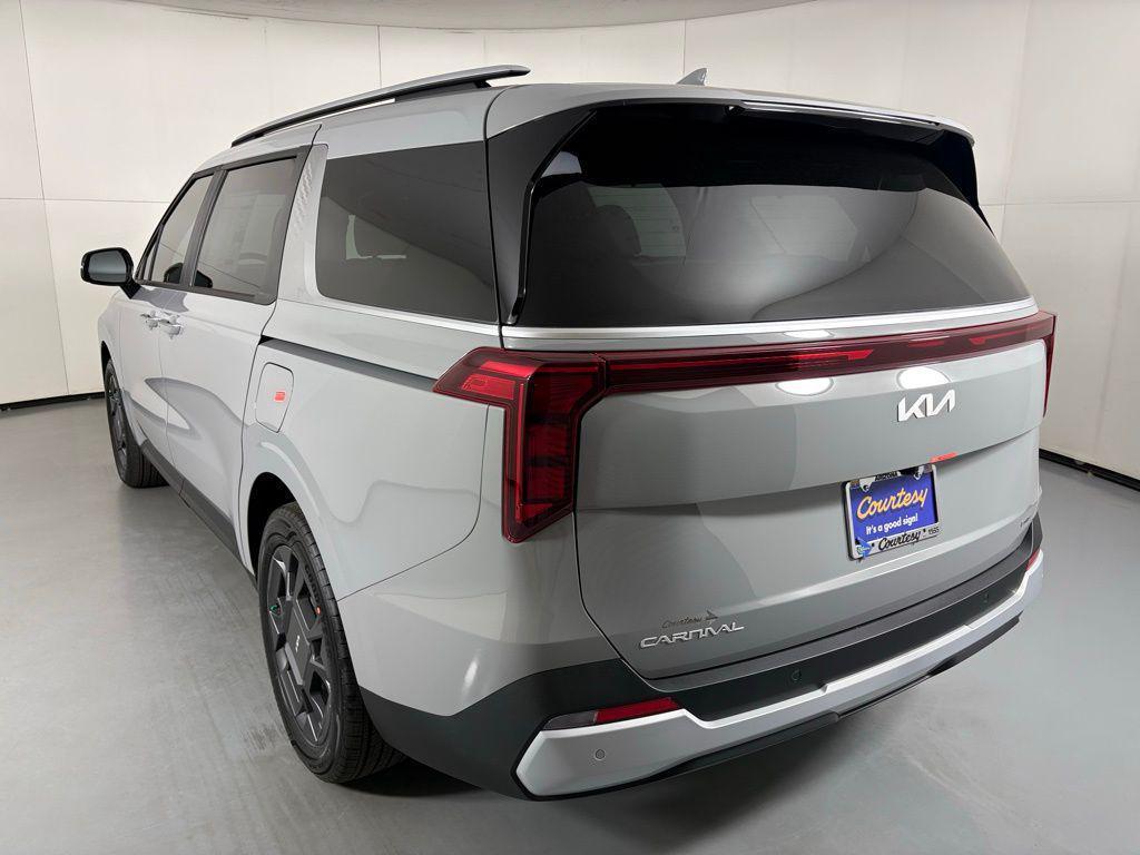 new 2026 Kia Carnival Hybrid car, priced at $45,168
