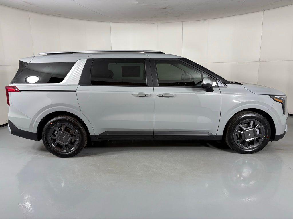 new 2026 Kia Carnival Hybrid car, priced at $45,168